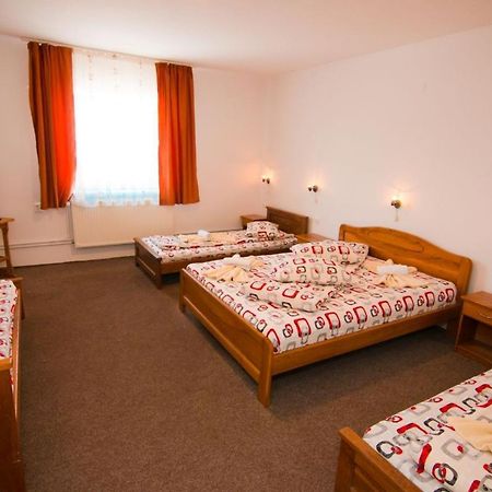 Motel Dracula Selimbar Ngoại thất bức ảnh