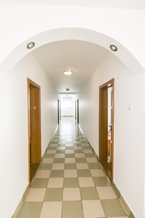 Motel Dracula Selimbar Ngoại thất bức ảnh