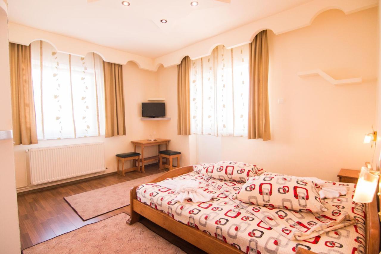 Motel Dracula Selimbar Ngoại thất bức ảnh