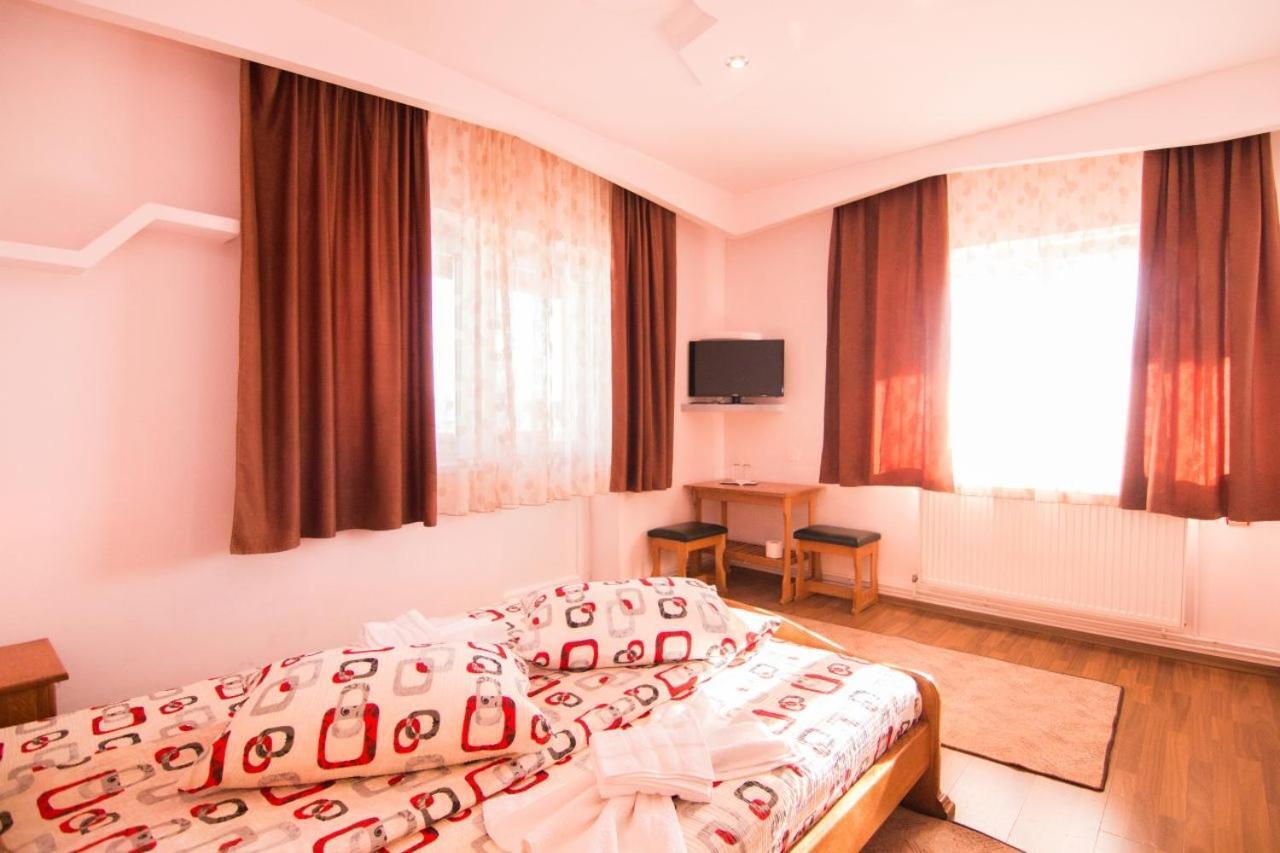 Motel Dracula Selimbar Ngoại thất bức ảnh