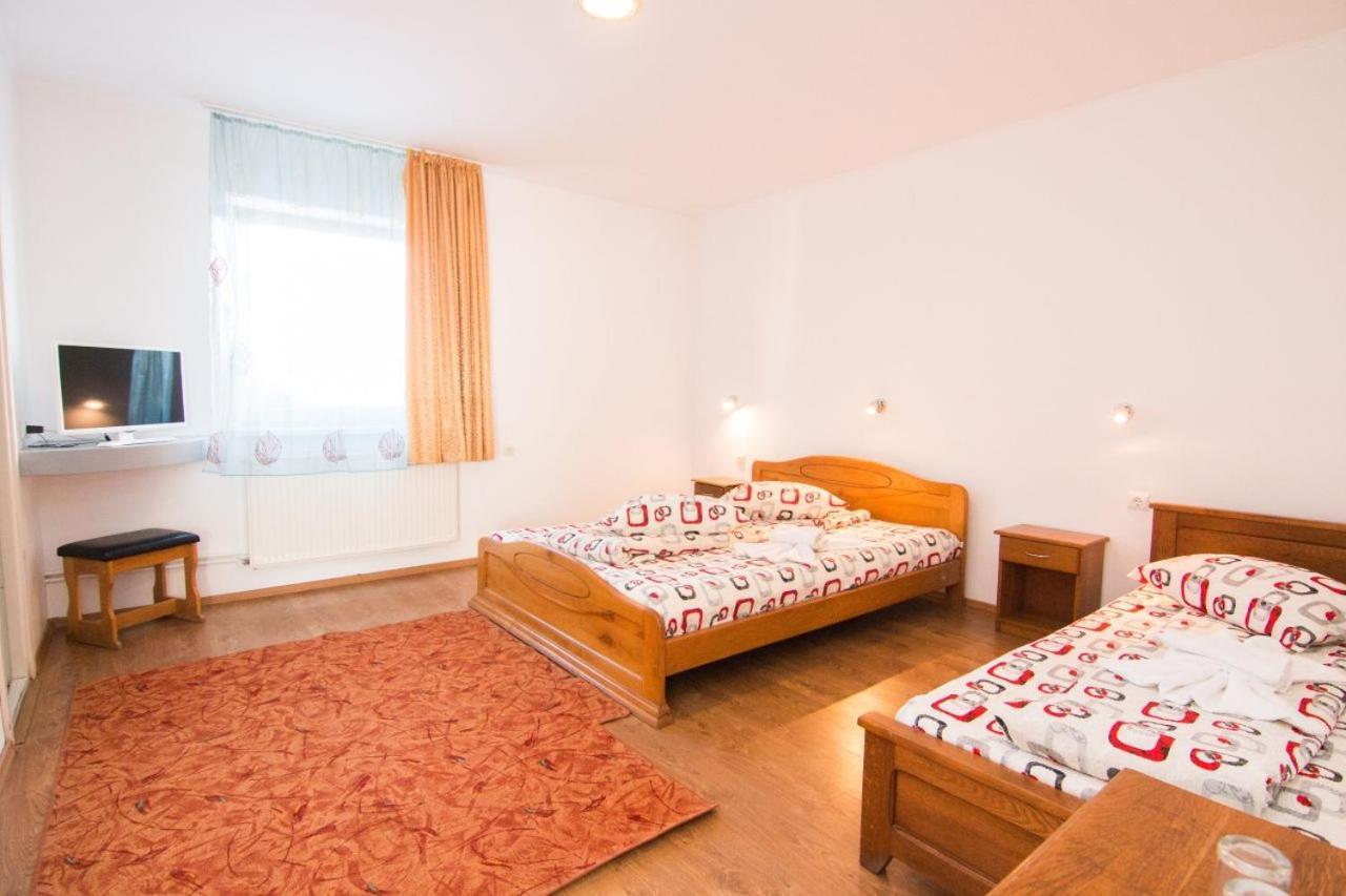 Motel Dracula Selimbar Ngoại thất bức ảnh