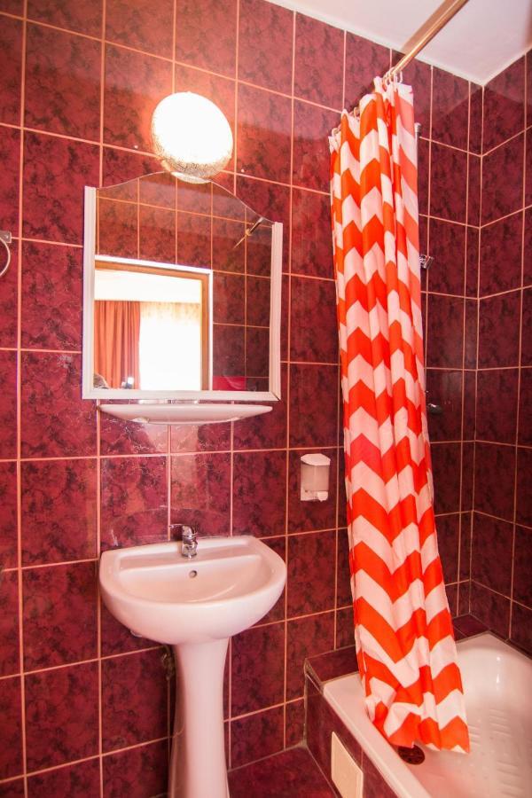 Motel Dracula Selimbar Ngoại thất bức ảnh