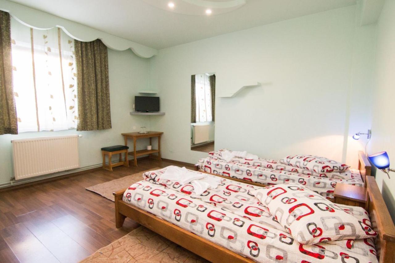 Motel Dracula Selimbar Ngoại thất bức ảnh