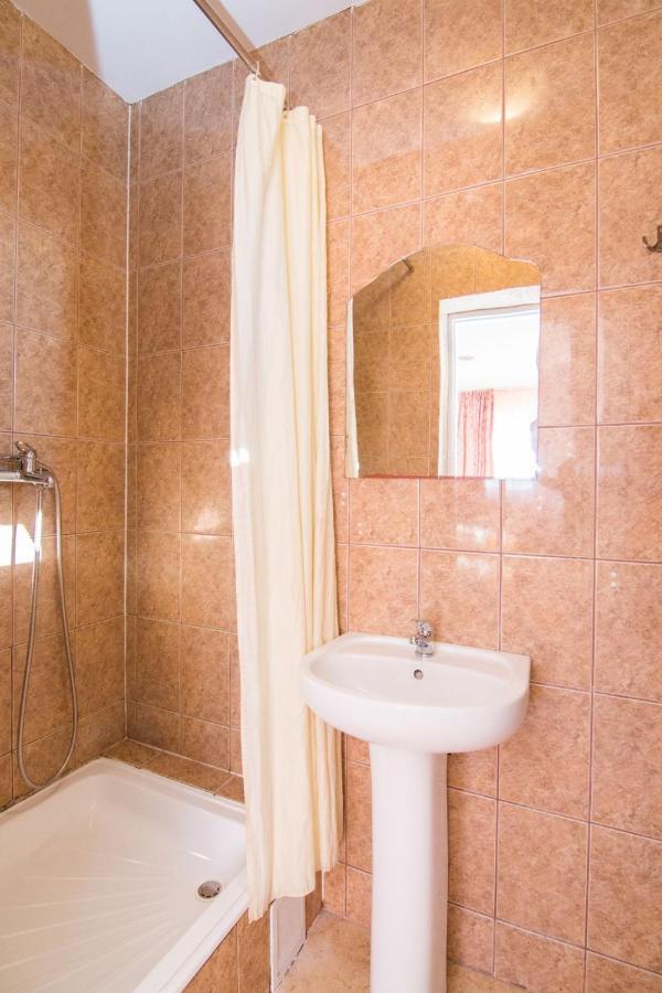 Motel Dracula Selimbar Ngoại thất bức ảnh