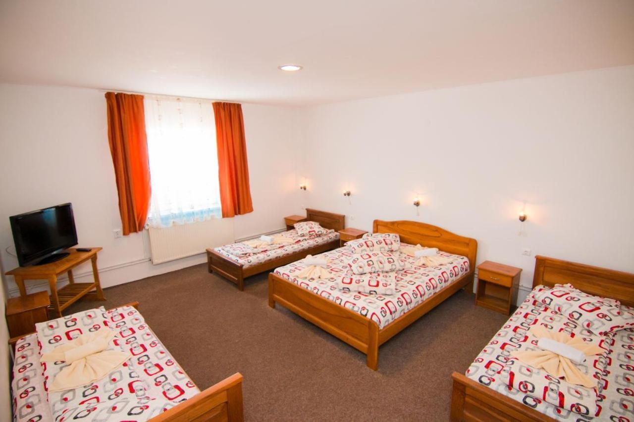 Motel Dracula Selimbar Ngoại thất bức ảnh