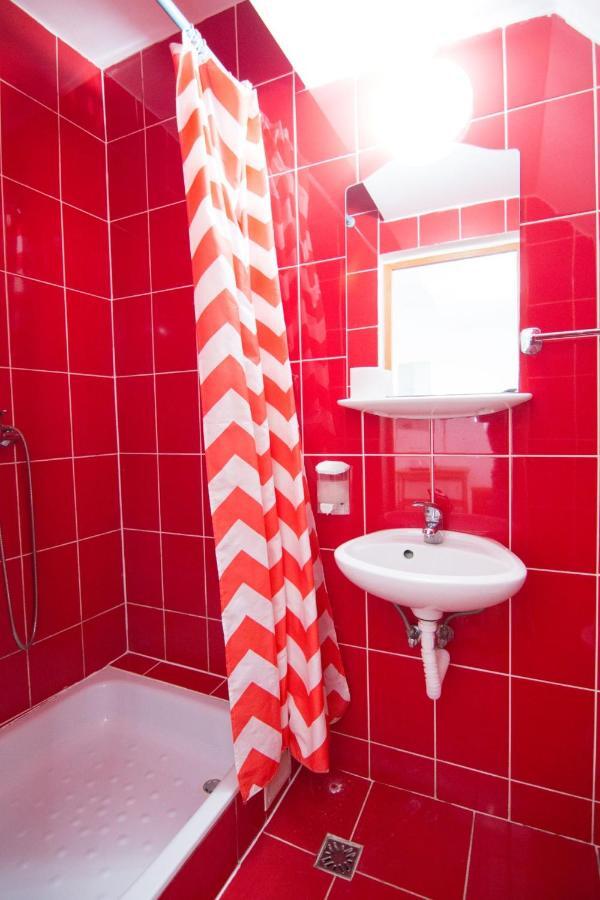 Motel Dracula Selimbar Ngoại thất bức ảnh