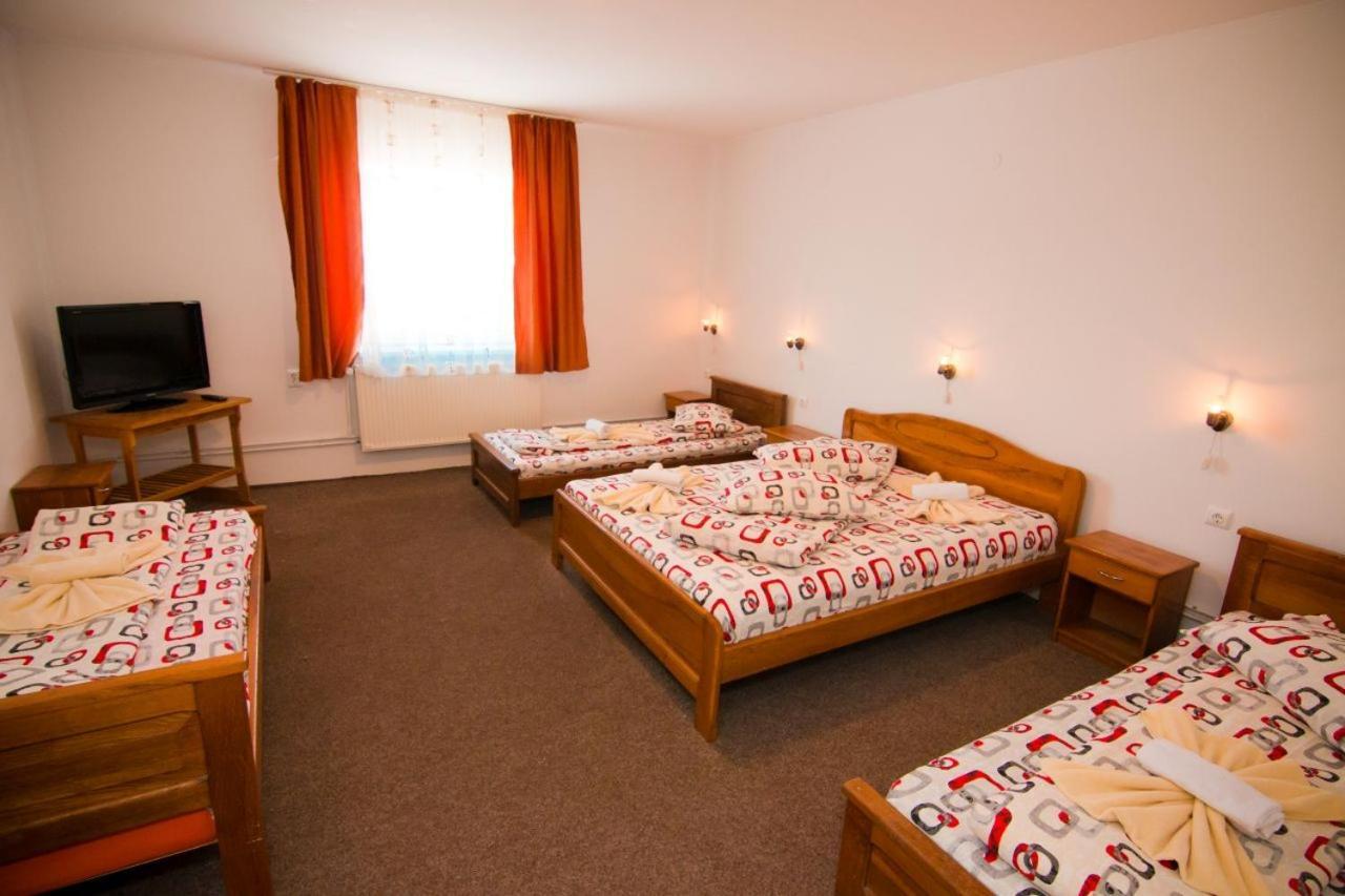 Motel Dracula Selimbar Ngoại thất bức ảnh