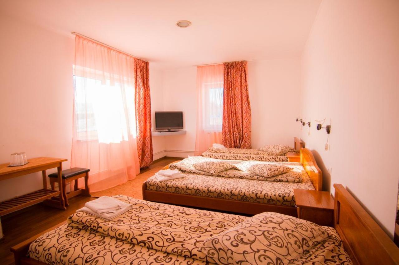 Motel Dracula Selimbar Ngoại thất bức ảnh